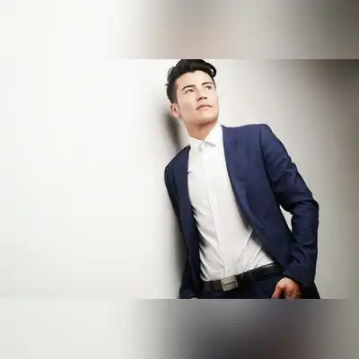 康薇凤